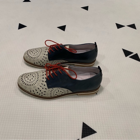 Ladies Ramonte Shoes, blue and creme with red laces - Picture 4 of 8